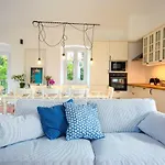 Villa Island Stonehouse Kala Mendula Sutivan