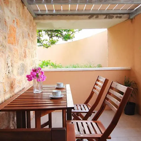 Villa Island Stonehouse Kala Mendula Sutivan